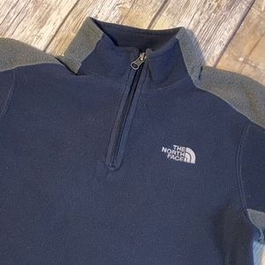 Boys North Face fleece Pullover size Medium